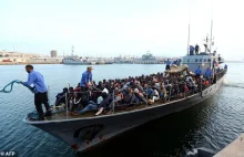 Załoga włoskiego statku musiała się zabarykadować by chronić sięPrzed migrantami