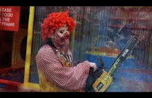 Ronald McDonald robi masakrę na placu zabaw
