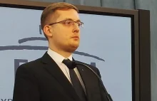 Robert Winnicki składa projekt ustawy znoszącej ustawę "o bratniej pomocy"