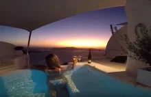 Skromny apartament z wbudowanym basenem na greckiej wyspie Santorini