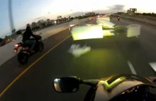 Motocyklista vs. styropian - wypadek na autostradzie