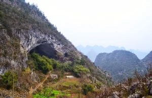 Zhongdong - wioska w środku jaskini. Mieszka tu 100 osób