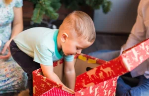 Jak kupić dziecku prezent i nie zwariować?