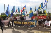 "Na Wołyniu narodziła się UPA!”. Protest neobanderowców pod konsulatem w Łucku