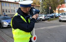 12 byłych policjantów oskarżonych. Zarzuty przyjmowania łapówek i pobicia Czecha