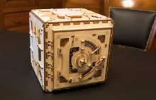 Sejf UGears - więcej niż drewniany model