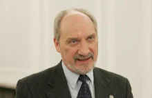 Macierewicz ma przeprosić szefa ABW