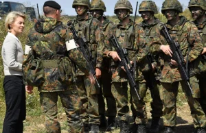 Niemiecka armia żąda silnejszej kontroli po przyjęciu 64 podejrzanych islamistów