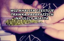 Wiz Khalifa rozdaje marihuanę fotoreporterom na ulicy