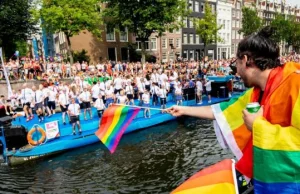 Polcja skonfiskowała propedofilskie materiały podczas Amsterdam Pride [EN]