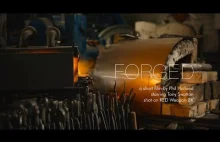 Forged: kucie miecza ze stali damasceńskiej.
