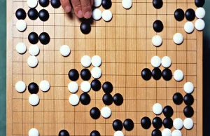 1-0 dla AlphaGo! Mistrz gry w Go pokonany przez sztuczną inteligencję
