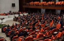 Jest zgoda tureckiego parlamentu na interwencję zbrojną w Syrii i Iraku.