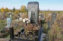 Ojciec postawił nagrobek w kształcie iPhone'a swojej zmarłej córce