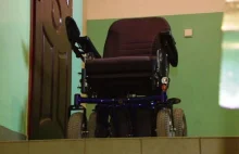 Olsztyn: złodzieje ukradli niepełnosprawnej podjazd do mieszkania!