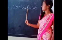 Nauka angielskiego w indyjskiej szkole.