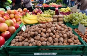 Rekordowe spadki cen na rynku żywności. Zaczęło się od pietruszki