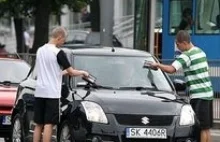 Wrocław: Kto zrobi porządek z dziećmi myjącymi szyby na skrzyżowniach