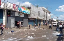 Fala grabieży w Wenezueli. Policja i wojsko musi pilnować transportów żywności
