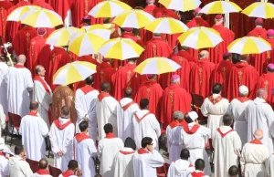 Skandal w Watykanie. Nakazał Kościołowi milczenie w sprawie księdza-pedofila.