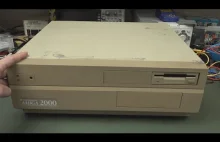Amiga 2000 Teardown & Power Up - [EEVblog]