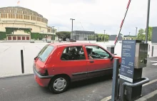 Parking przy Hali Ludowej sprawdzony. Prokuratura umorzyła śledztwo