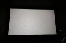 Projektor nie działa, ale i tak kino sprzedaje bilety.