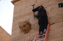 Islamiści z ISIS pokazują, jak niszczą starożytną Hatrę