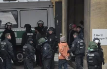Niemcy: Bójki w ośrodkach dla uchodźców. W ruch poszły noże i pręty