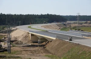 Bruksela wstrzymuje miliardy na polskie drogi