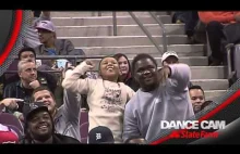 Taneczna walka podczas meczu Detroit Pistons