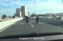 Motocyklista spada z 15 metrowego wiaduktu