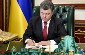 Petro Poroszenko podpisał ustawę lustracyjną.