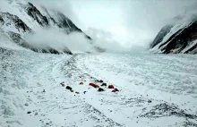 Koniec wyprawy na K2. "Priorytetem bezpieczeństwo"