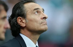 Trener włoskiej reprezentacji Cesare Prandelli znów pielgrzymuje