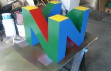 [DIY] Stolik na kształt logo Nintendo 64.