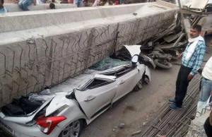 20-metrowy wiadukt zawalił się na przechodniów. "NIE ŻYJE 19 osób. Ludzie...