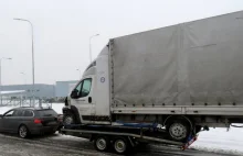 Czechy: Polak holował furgonetkę na małej przyczepce