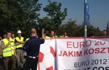 Podwykonawcy Hydrobudowy zablokowali ul. Słowackiego przed meczem