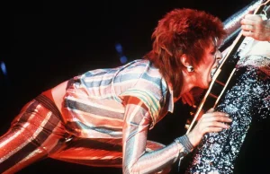 David Bowie uprawiał seks z 13-latkami, z Mickiem Jaggerem i jego żoną...