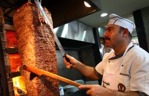 Burmistrz Francuskiego miasteczka chce zakazać otwierania kolejnych kebabów