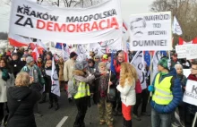 KOD manifestował w Warszawie - Praga Południe, Śródmieście