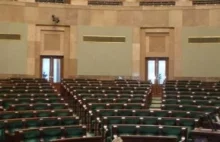 Gdzie są posłowie? Pusta sala podczas obrad nad obywatelskim projektem ustawy...