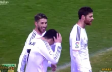 Cristiano Ronaldo dostaje zapalniczką