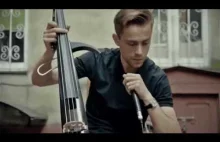Polski muzyk wykonuje genialne covery na wiolonczeli elektrycznej