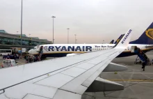 Stewardesy Ryanaira kazały pożyczyć pieniądze - inaczej wpis na czarną listę...