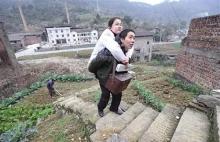 Chiny: lekarka bez nóg od 15 lat świadczy wizyty domowe, ma ponad 1000 pacjentów