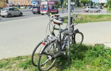 Kolizja dwójki rowerzystów w Warszawie.