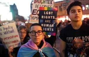 Francja: Lesbijki oskarżają homoseksualistów o męski szowinizm