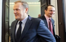 Sikorski próbował wytłumaczyć wycieczkę Tuska do Nigerii. Nie potrafił